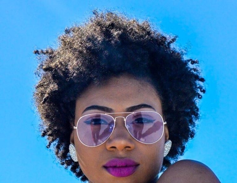 Type 4 kinky or afro hair texture